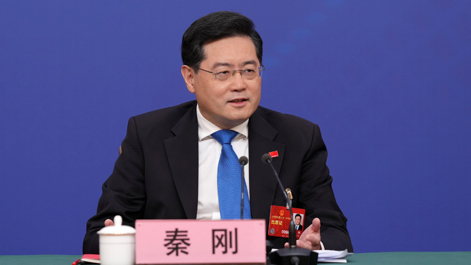 外交部长秦刚回答中外记者提问