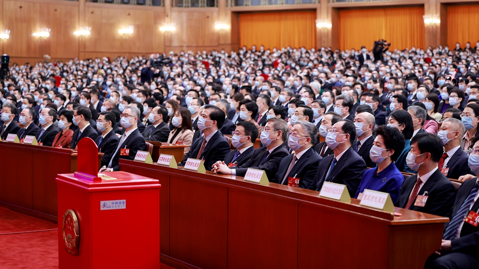 图片直播：十四届全国人大一次会议第四次全体会议