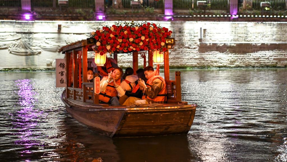 成都：&ldquo;城市滨水会客厅&rdquo;展新颜