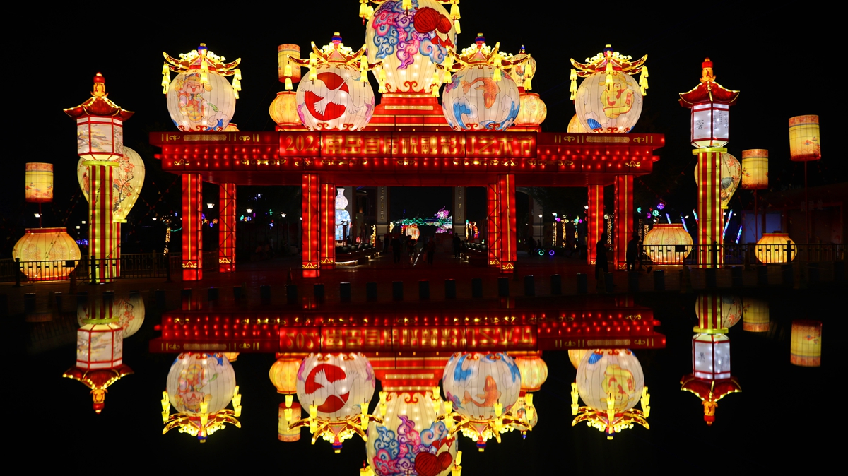 湖南衡阳：张灯结彩迎佳节