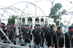 埃及示威造成多人受伤