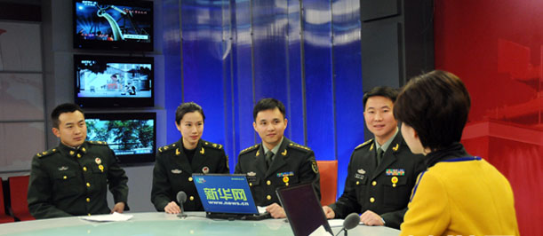 &ldquo;重走雷锋路&rdquo;小分队回答网友提问