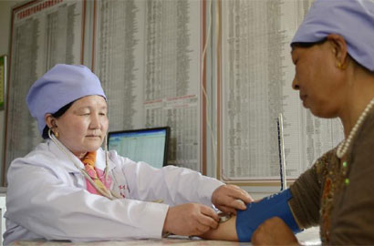 [代表委员在基层]马玉花:期盼解决百姓大病医疗问题