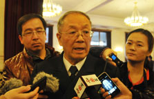 围绕主线 献计出力