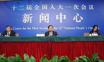 国家发改委主任张平就&ldquo;经济社会发展与宏观调控&rdquo;答记者问