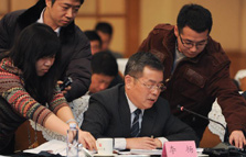 人大代表参与管理国家事务