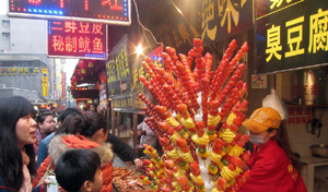 让生产经营者真正成为食品药品安全第一责任人