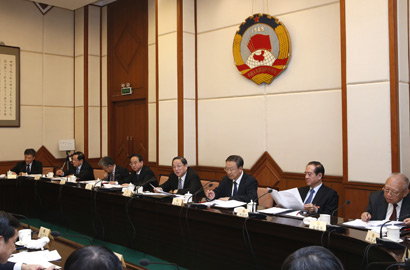 全国政协十二届一次会议主席团常务主席会议第二次会议在北京举行