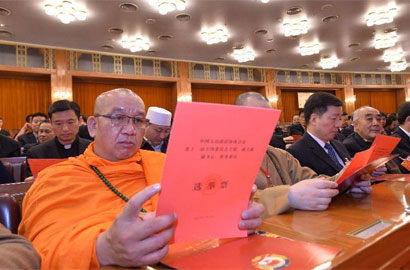 委员拿到选举票