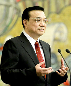 &ldquo;万事民为先&rdquo;--记中共中央政治局常委李克强