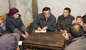 李克强特写:保民生 天大的困难也要做