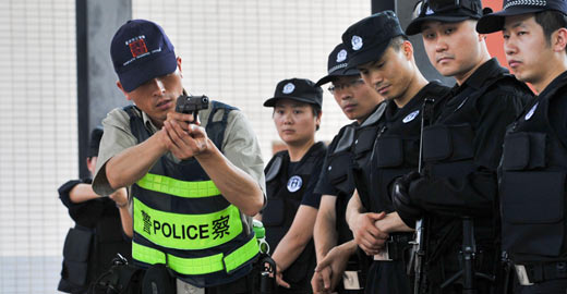 重庆北部新区警队开展枪械实战训练大比武