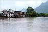 安徽休宁普降暴雨 河水暴涨