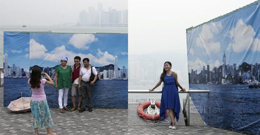 香港空气污染严重 游客被迫与“假蓝天”合影留念
