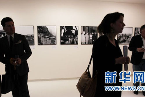 《中法关系五十年》图片展在巴黎开幕