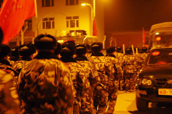 新疆和田地区发生7.3级地震 武警官兵紧急驰援