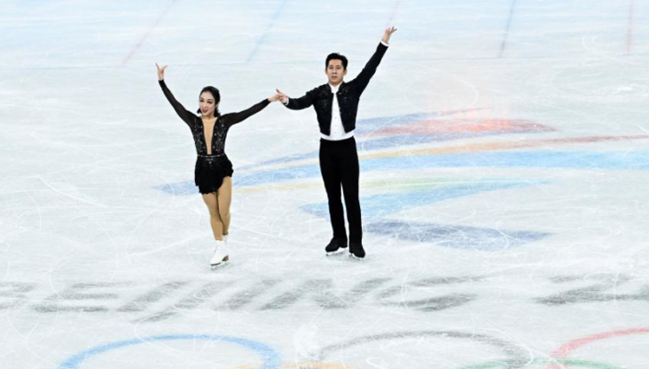 花样滑冰团体赛：双人滑短节目赛况