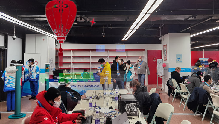 充满年味的媒体工作间