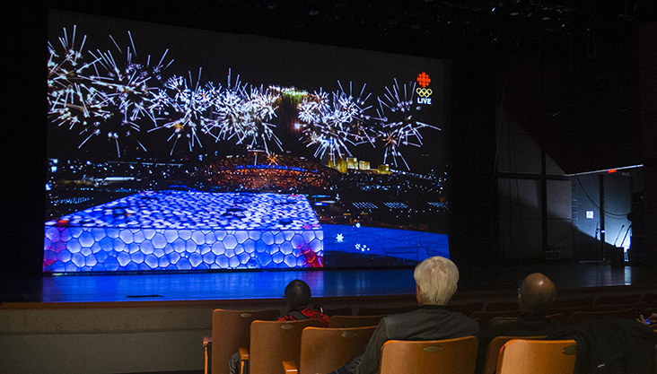 海外民众收看北京冬奥会开幕式