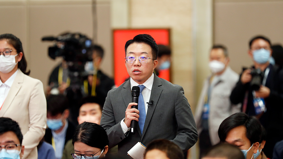 凤凰卫视记者提问