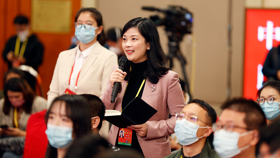 香港中评社记者提问