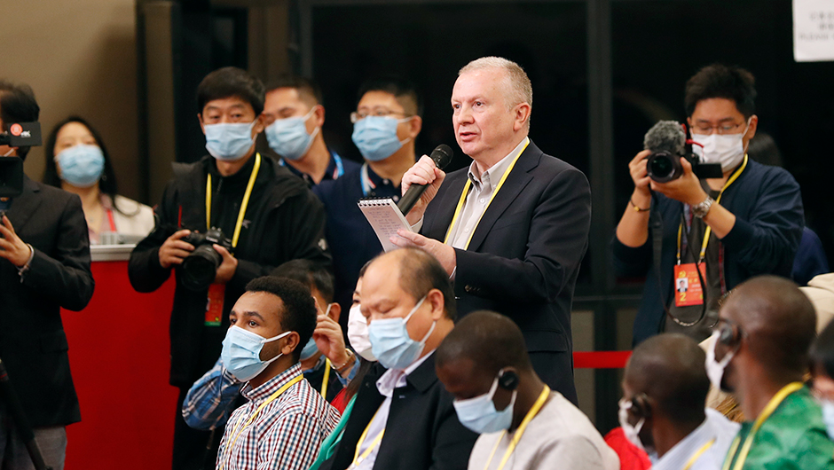 彭博新闻社记者提问