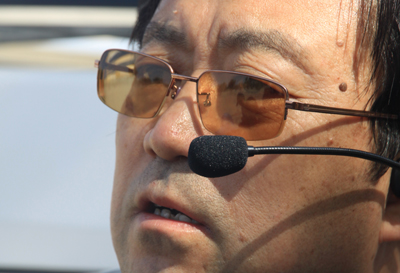 马钰向记者介绍情况