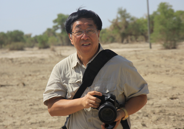 王英斌客串摄影记者