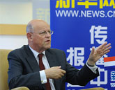 罗森塔尔回答新华网记者提问