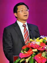 长治市委常委、副市长潘贤掌发言