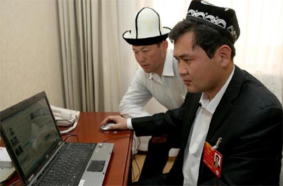 &ldquo;大学生村官&rdquo;代表渐入角色