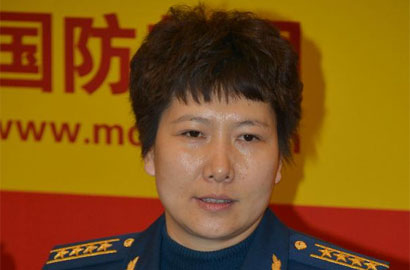 刘文力代表：期待航母上出现女飞行员