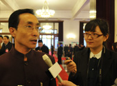 全国政协委员巩汉林会前接受新华网、中国政府网记者采访