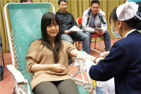 新华网员工积极参与无偿献血活动