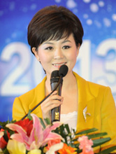 新华网主持人赵艳