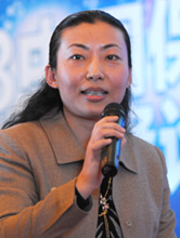 新华网财经中心编辑部主任张立佳主持