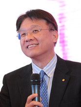 泰康人寿保险股份有限公司副总裁王道南发言