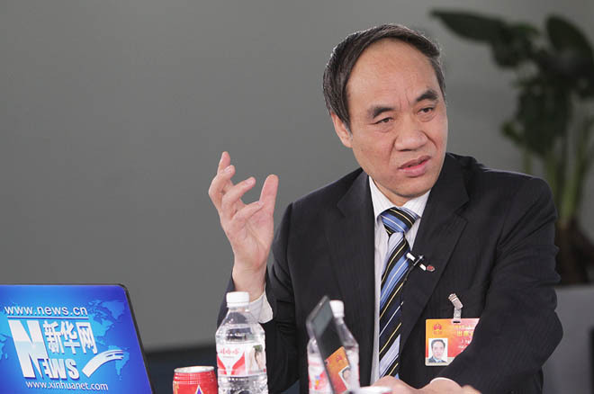 辜胜阻解答主持人问题