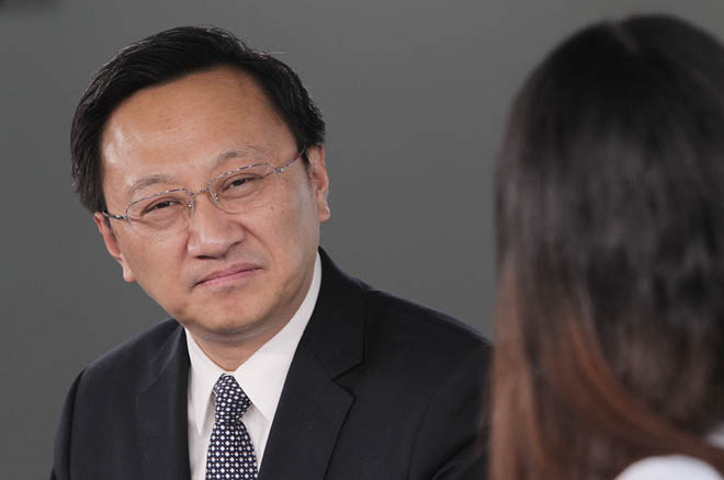 缪瑞林与主持人交流