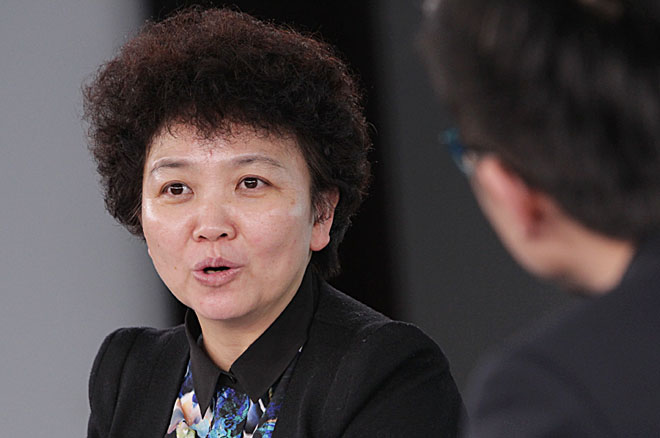 周岚解答主持人的问题