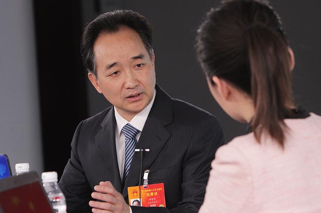 汤宗伟回答主持人问题