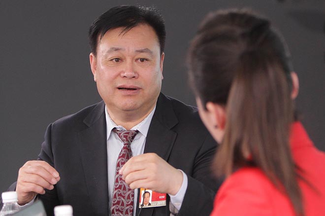 孙太利回答主持人问题