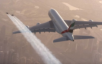 迪拜&ldquo;飞人&rdquo;千米高空与A380空客齐飞