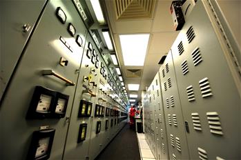 參觀&ldquo;決心&rdquo;號大洋鑽探船的&ldquo;心臟&rdquo;