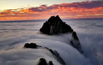 黃山雲海瀑布醉遊人