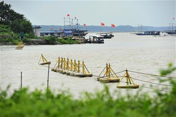 江蘇洪澤湖水位上漲 加大泄洪流量