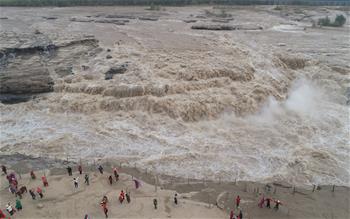 壺口瀑布水勢磅薄