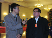 甘肃省政协主席冯健身接受新华网、中国政府网记者采访