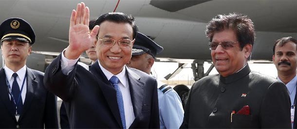 Premier chino llega a Nueva Delhi para visita oficial