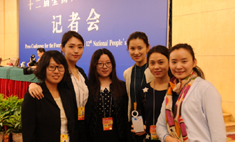 新华网女记者团队